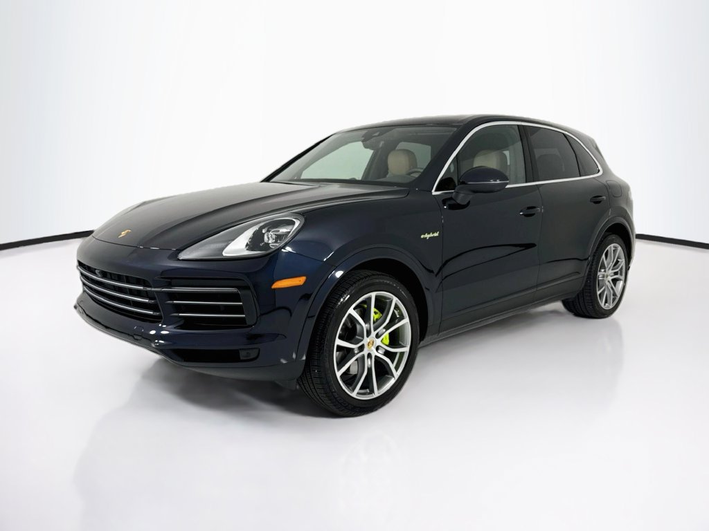 Certified 2023 Porsche Cayenne AWD/4WD image 1