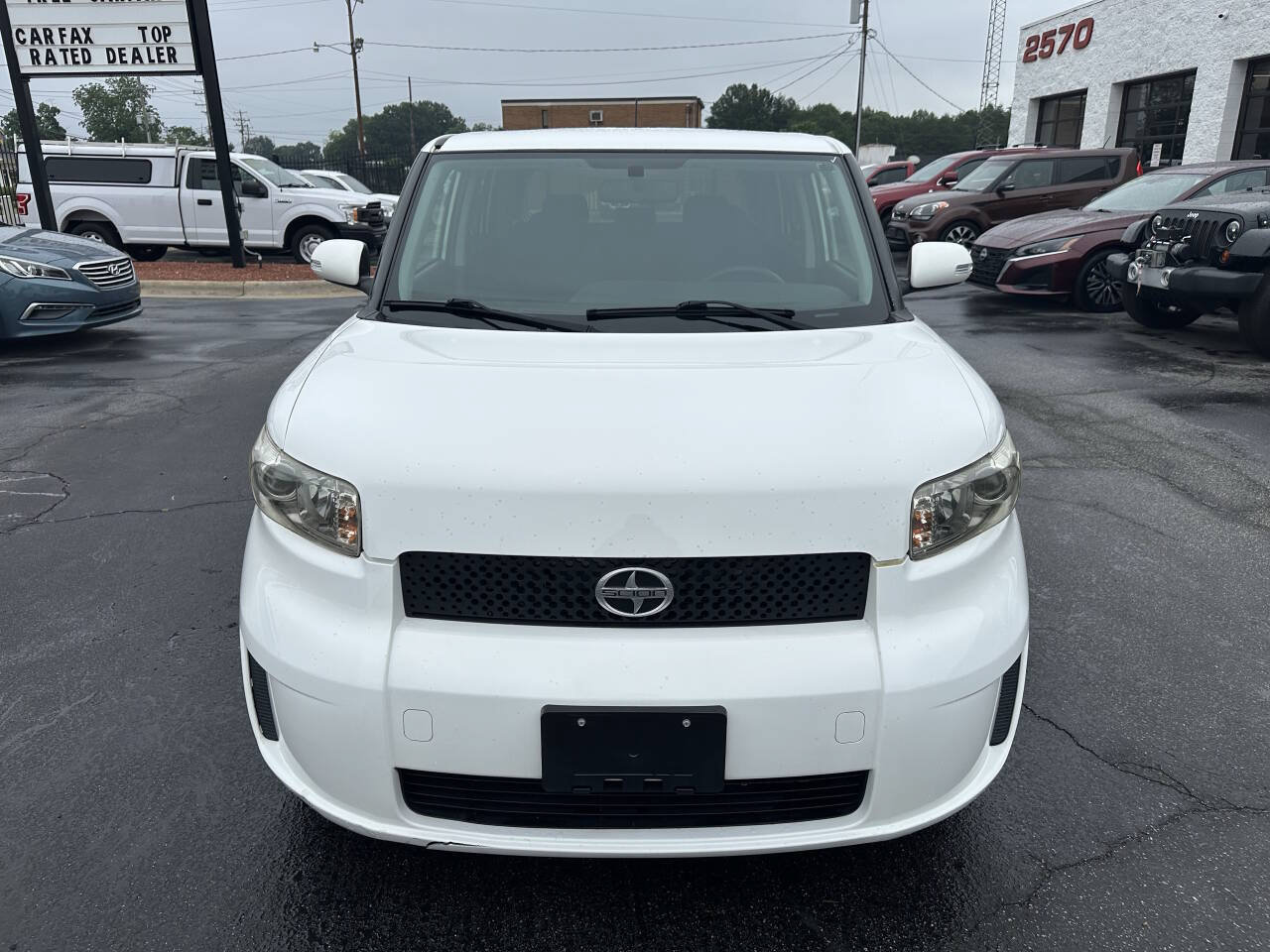 Used 2008 Scion xB FWD image 2