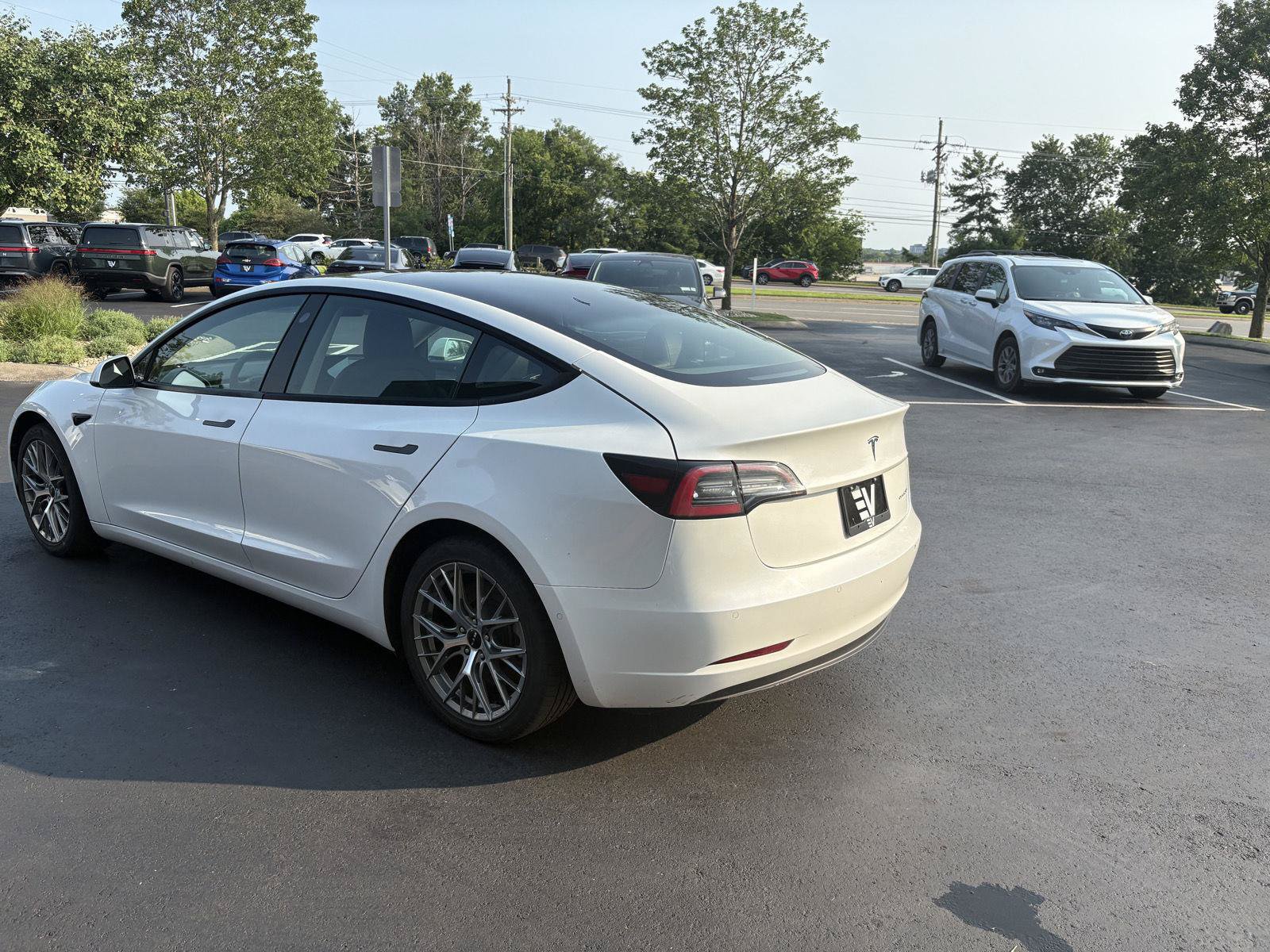 Used 2022 Tesla Model 3 Long Range AWD/4WD image 6