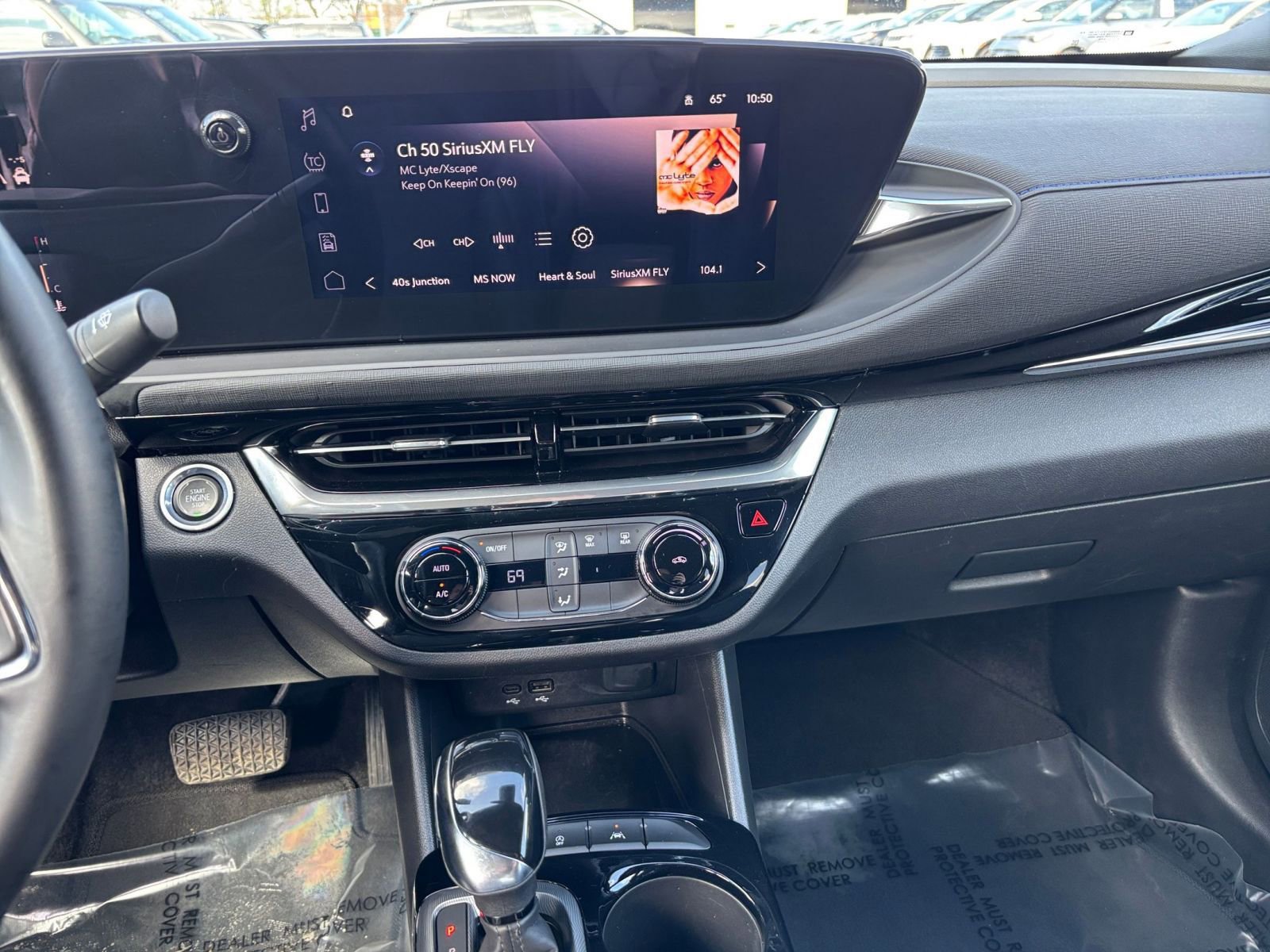 Used 2025 Buick Envista Sport Touring FWD image 17