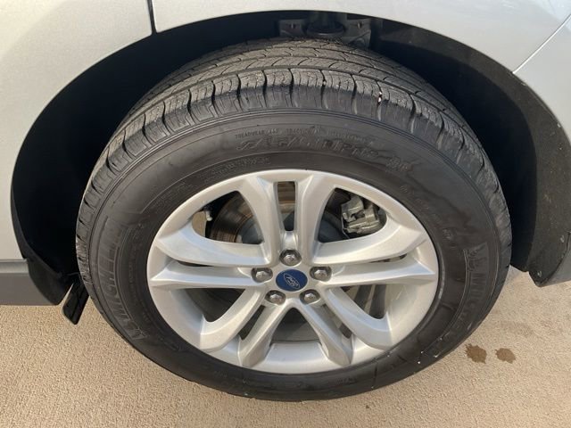 Used 2020 Ford Edge SEL image 29