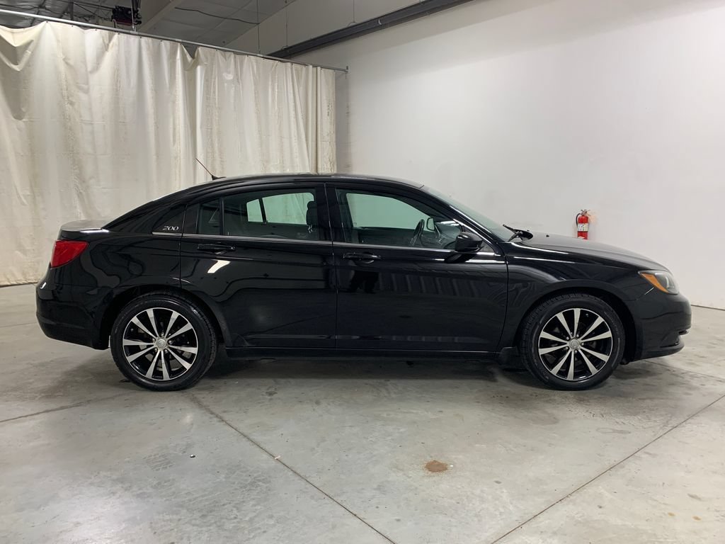 Used 2014 Chrysler 200 Touring w/ 200 S Group FWD image 11
