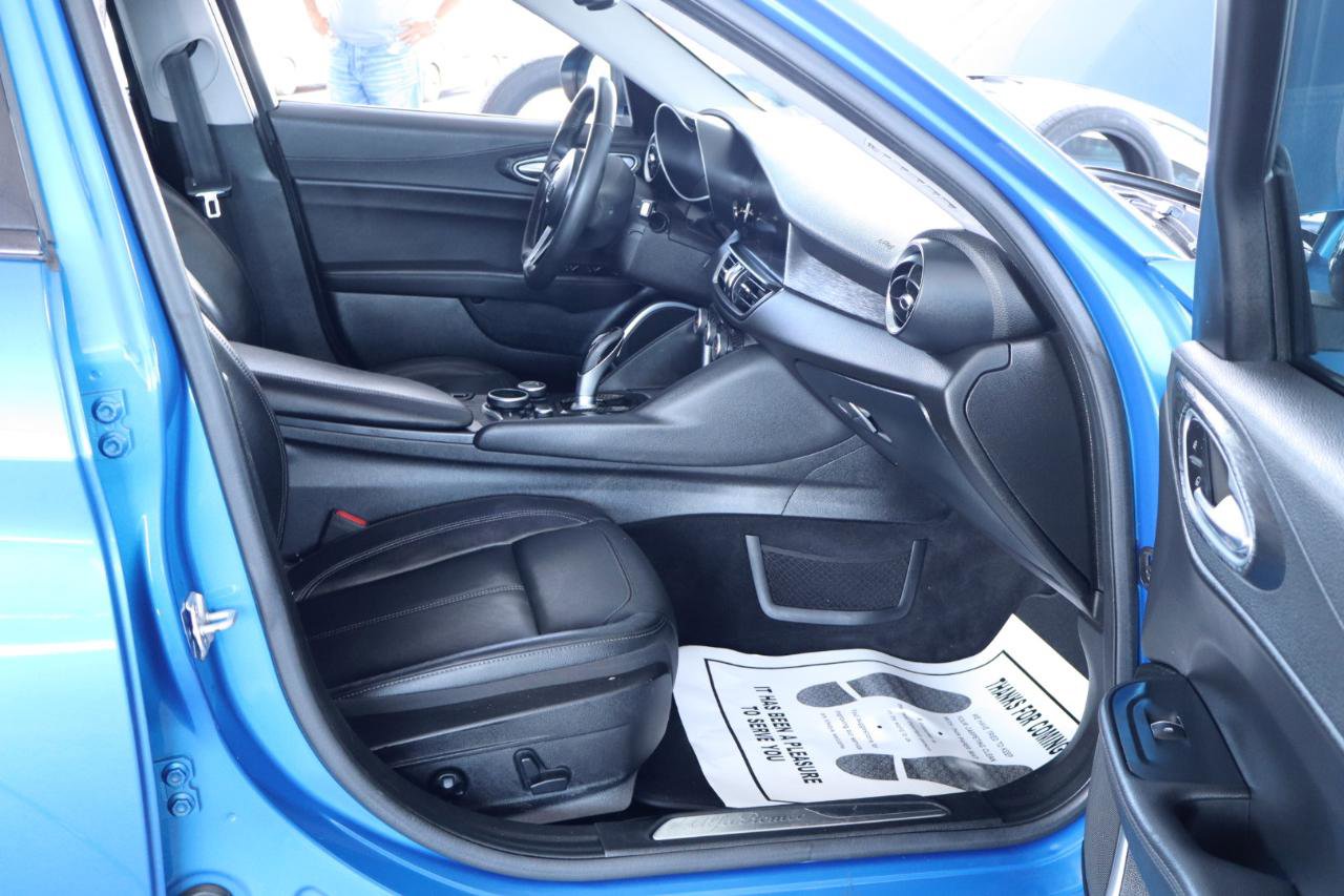 Used 2018 Alfa Romeo Giulia RWD image 32