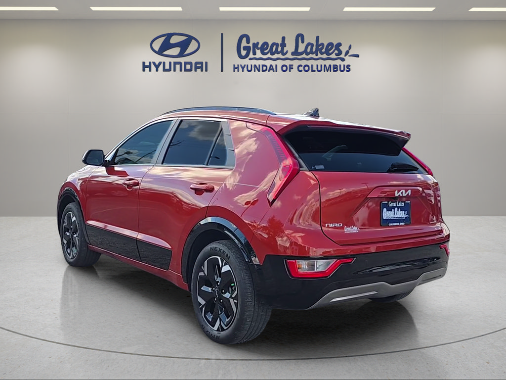 Used 2023 Kia Niro Wind w/ Wind Preserve Package FWD image 3