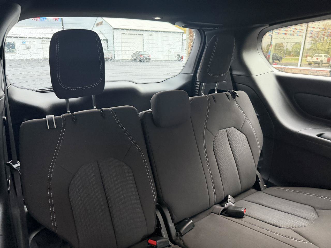 Used 2024 Chrysler Pacifica Touring FWD image 21