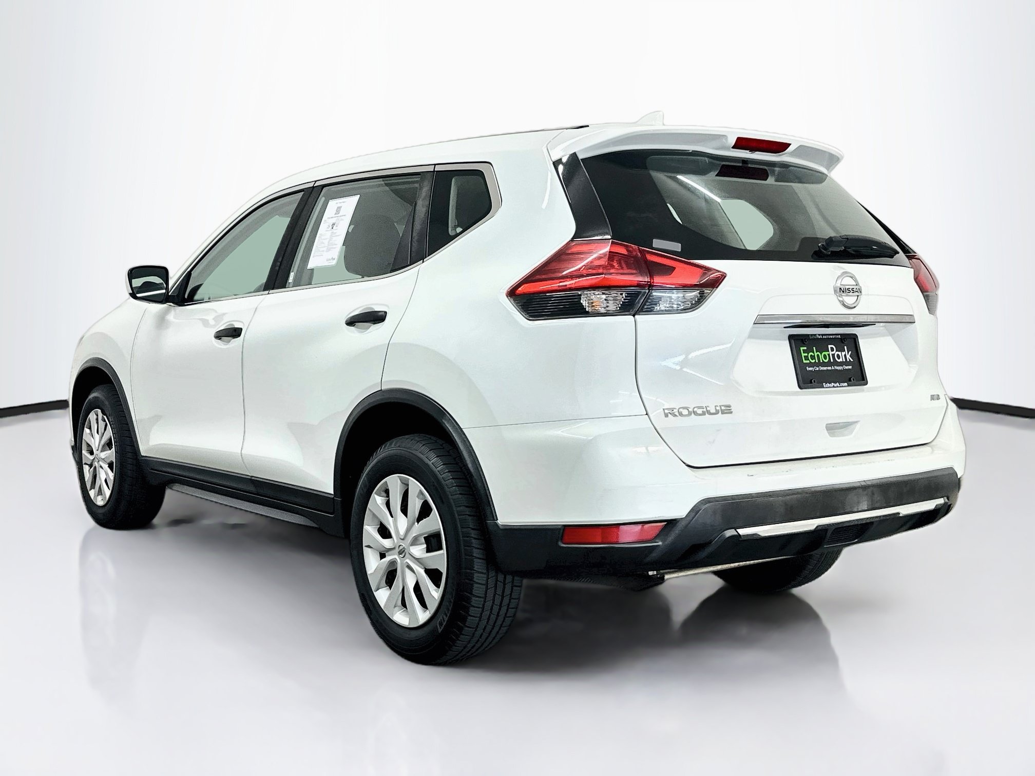 Used 2017 Nissan Rogue S AWD/4WD image 5