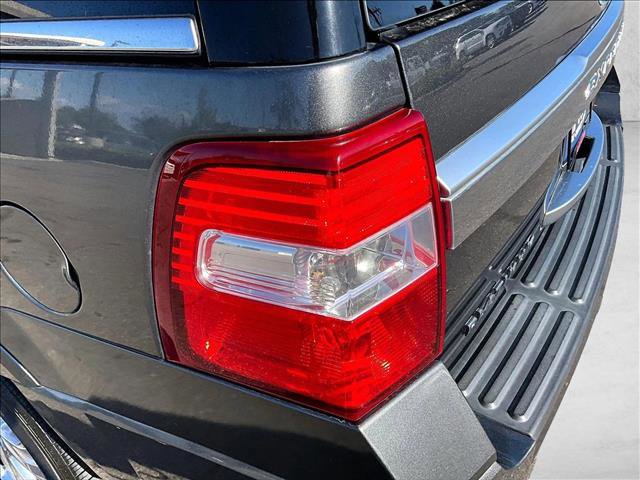 Used 2016 Ford Expedition Platinum RWD image 29