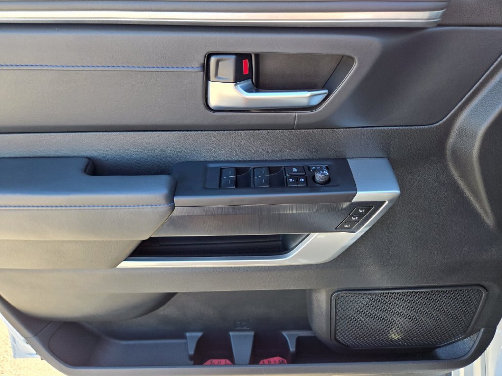 Used 2024 Toyota Sequoia Platinum AWD/4WD image 18