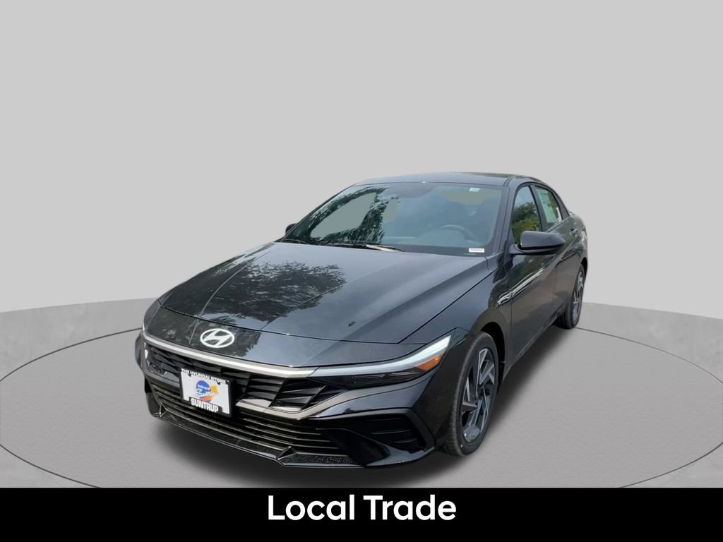 Used 2025 Hyundai Elantra Sport FWD image 9