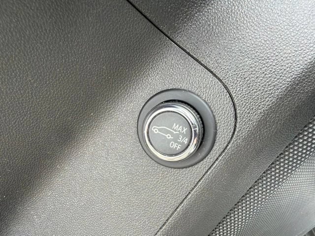 Used 2020 GMC Acadia SLE w/ Driver Convenience Package FWD image 29