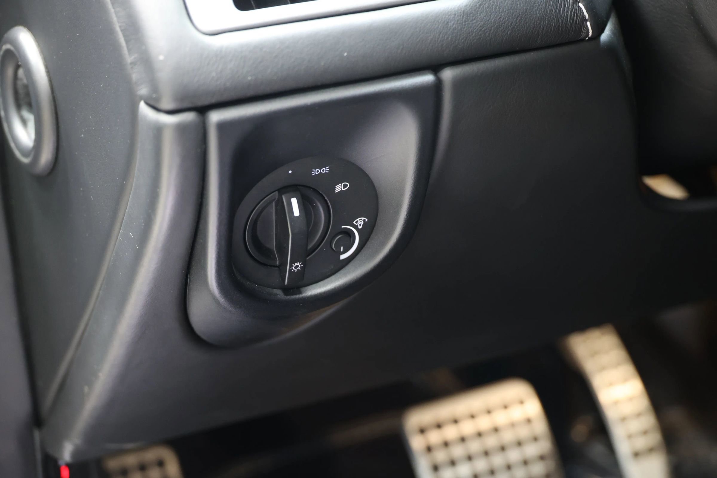 Used 2011 Aston Martin V8 Vantage Coupe image 19