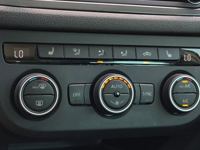 Used 2017 Volkswagen Tiguan Sport image 30