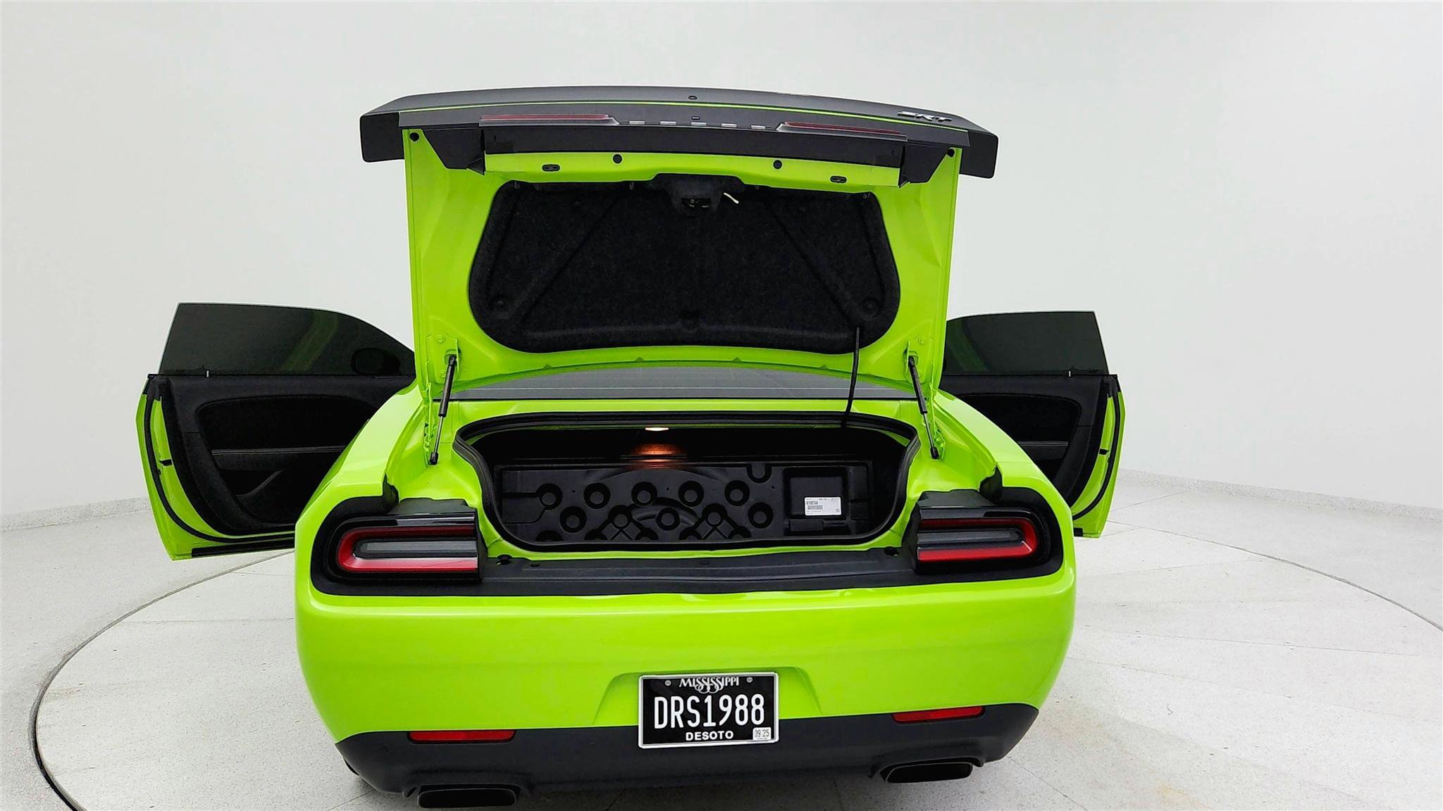 Used 2015 Dodge Challenger SRT Hellcat image 24