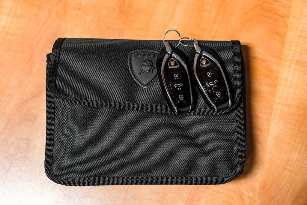 Used 2025 Lamborghini Urus SE image 66