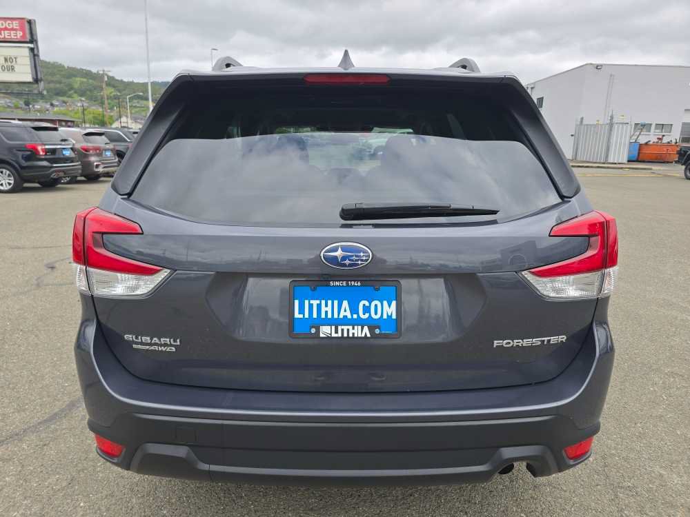 Used 2022 Subaru Forester Premium AWD/4WD image 4