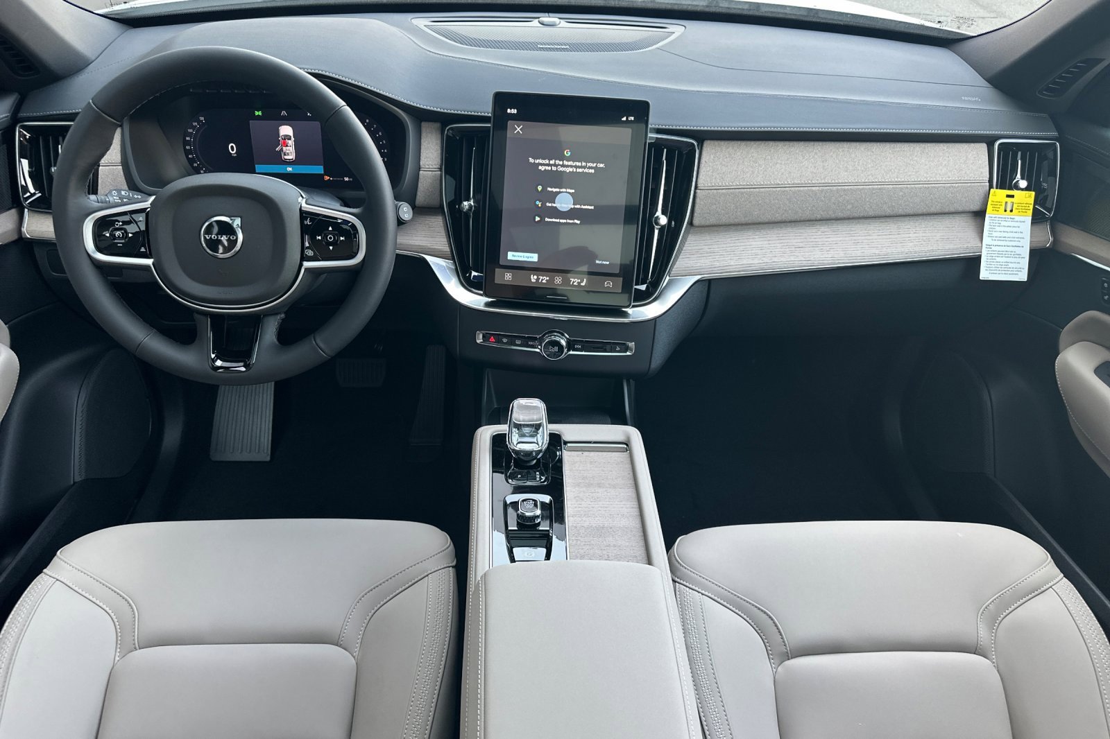 New 2026 Volvo XC90 B6 Plus w/ Protection Package Premier image 14