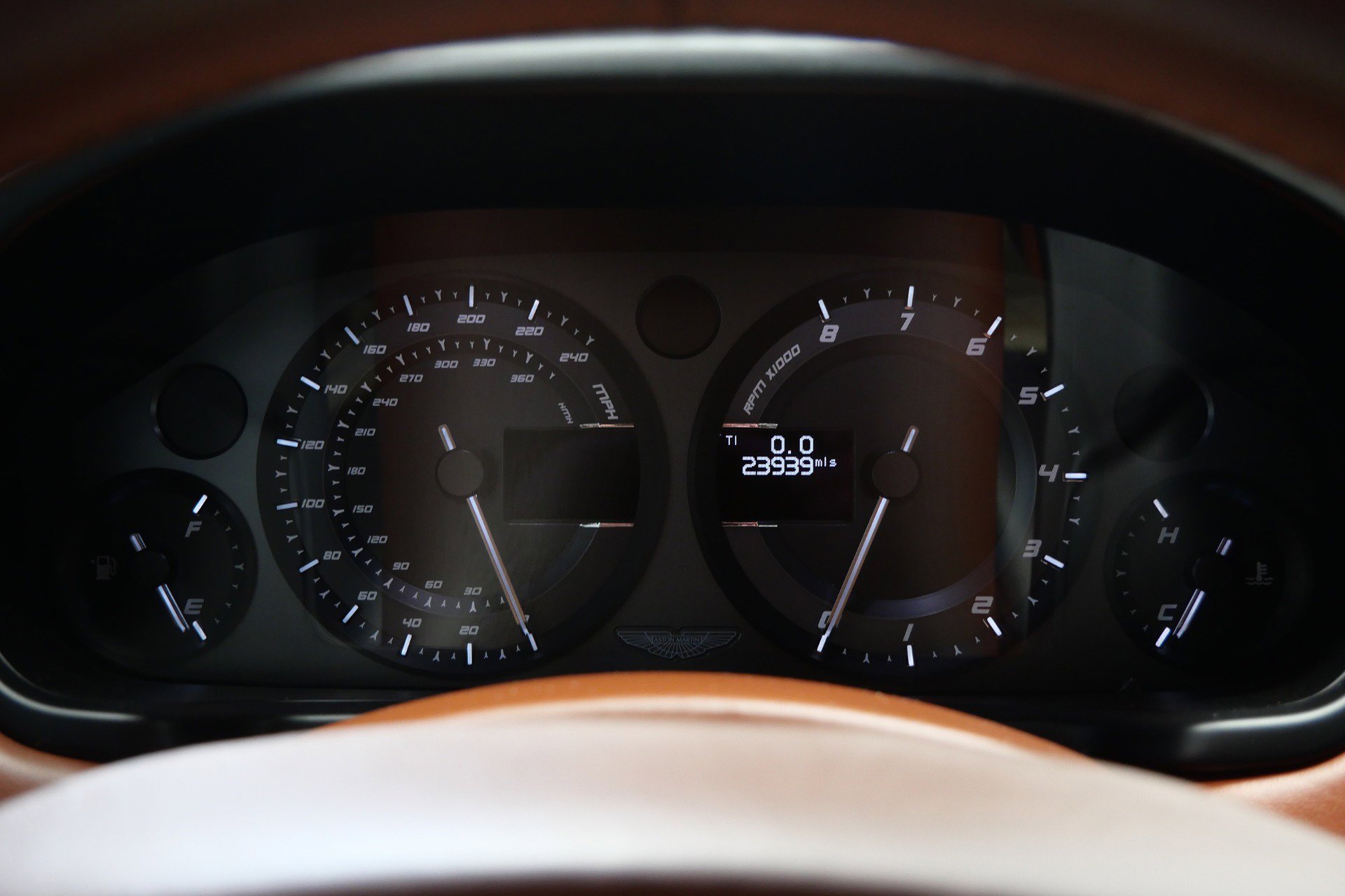 Used 2014 Aston Martin Vanquish Coupe image 20