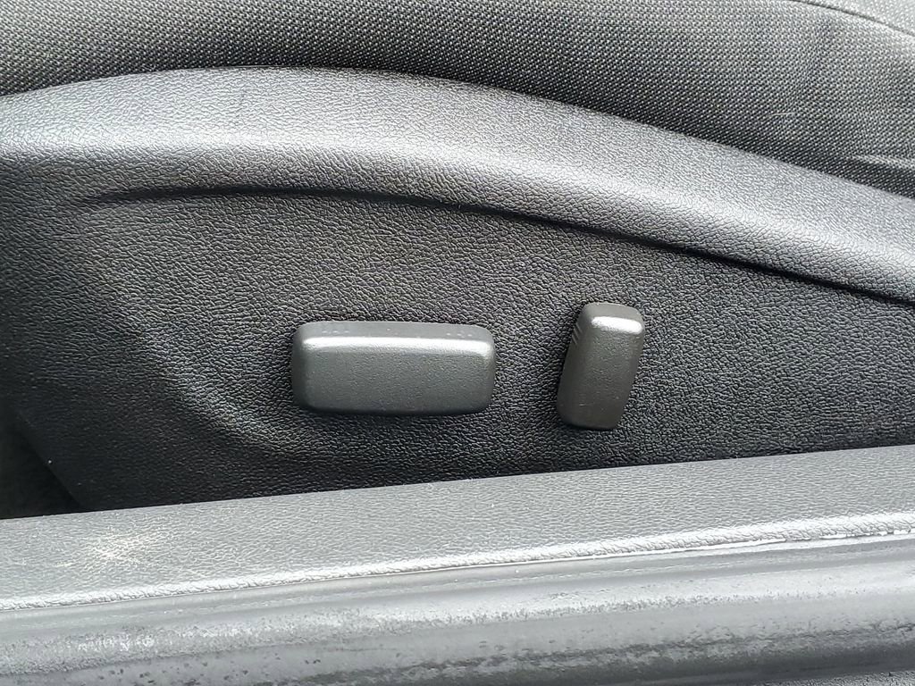 Used 2015 Chevrolet Camaro LT RWD image 6