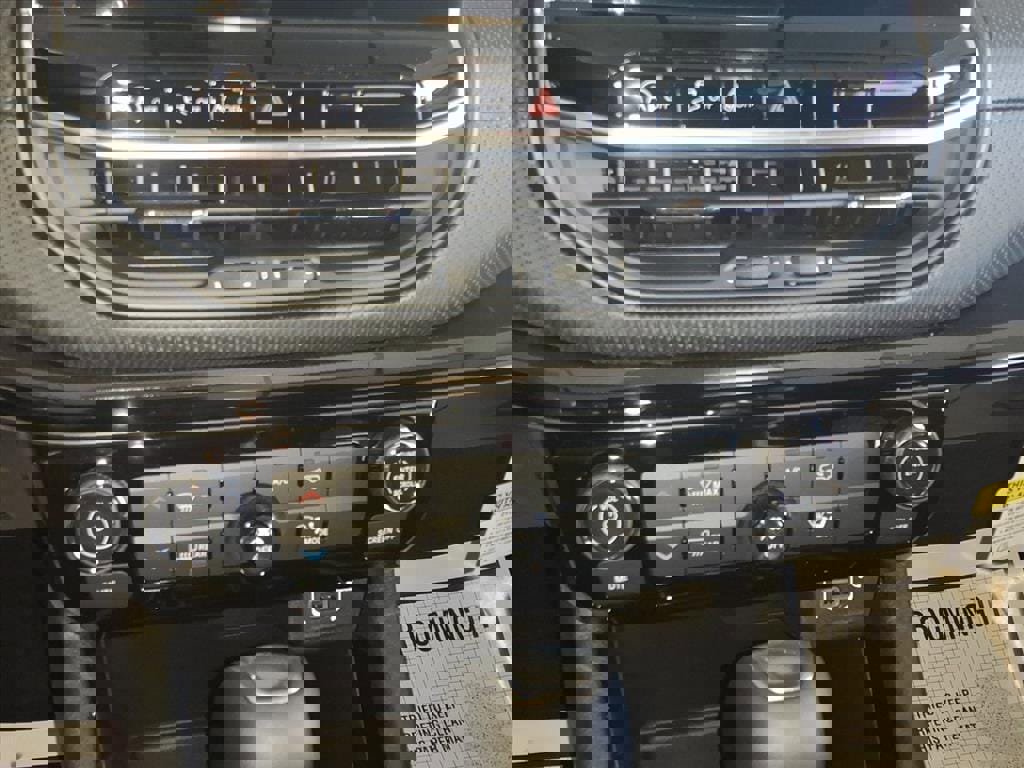 New 2025 Jeep Compass Latitude w/ Altitude Special Edition image 15