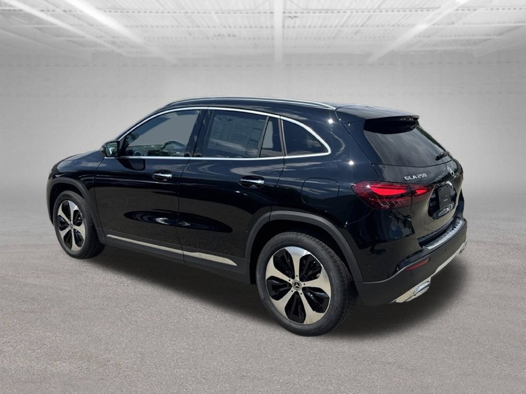 Used 2026 Mercedes-Benz GLA 250 4MATIC image 3