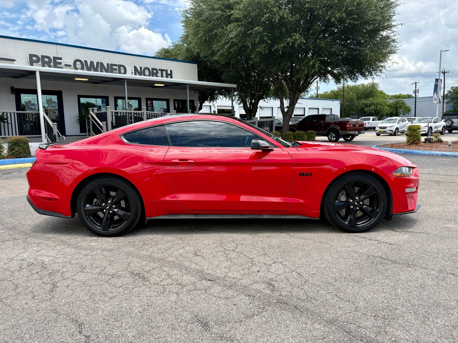 Used 2022 Ford Mustang GT Premium w/ Equipment Group 401A RWD image 2