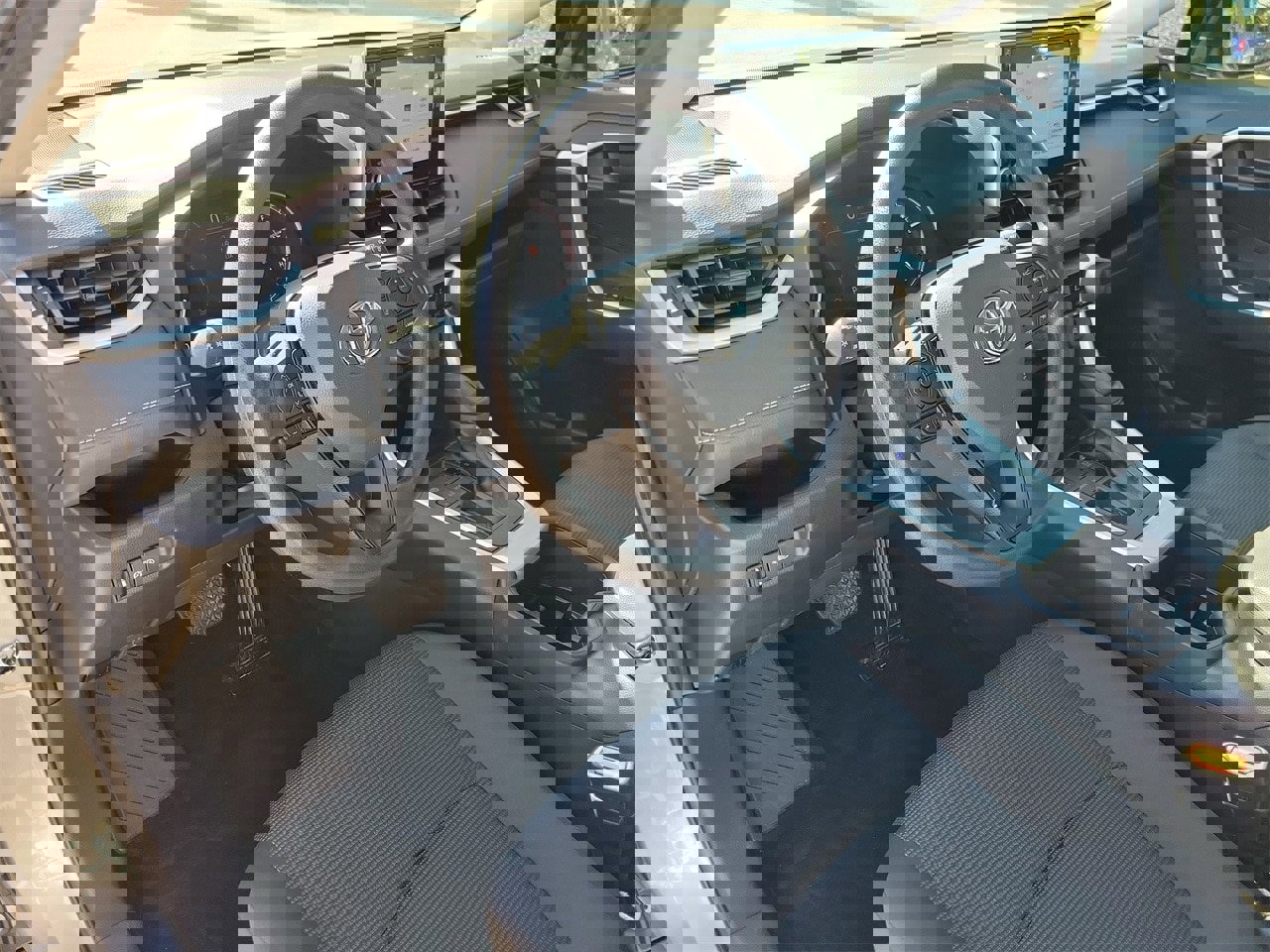 Used 2025 Toyota RAV4 LE image 15