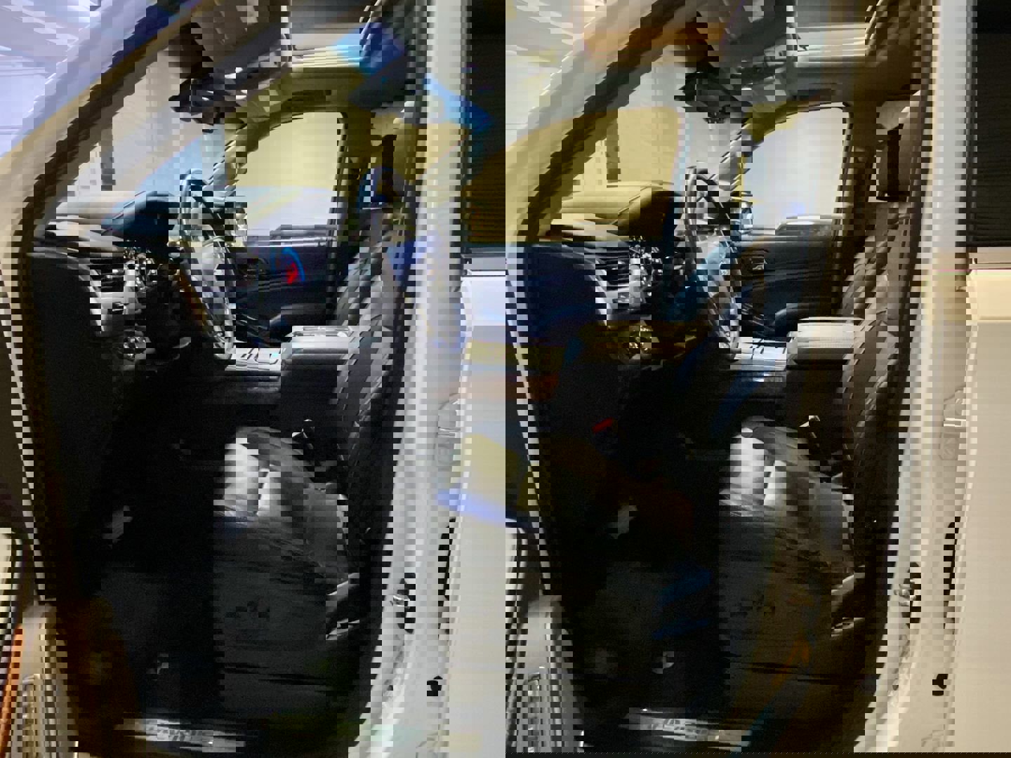 Used 2017 Chevrolet Suburban Premier image 18