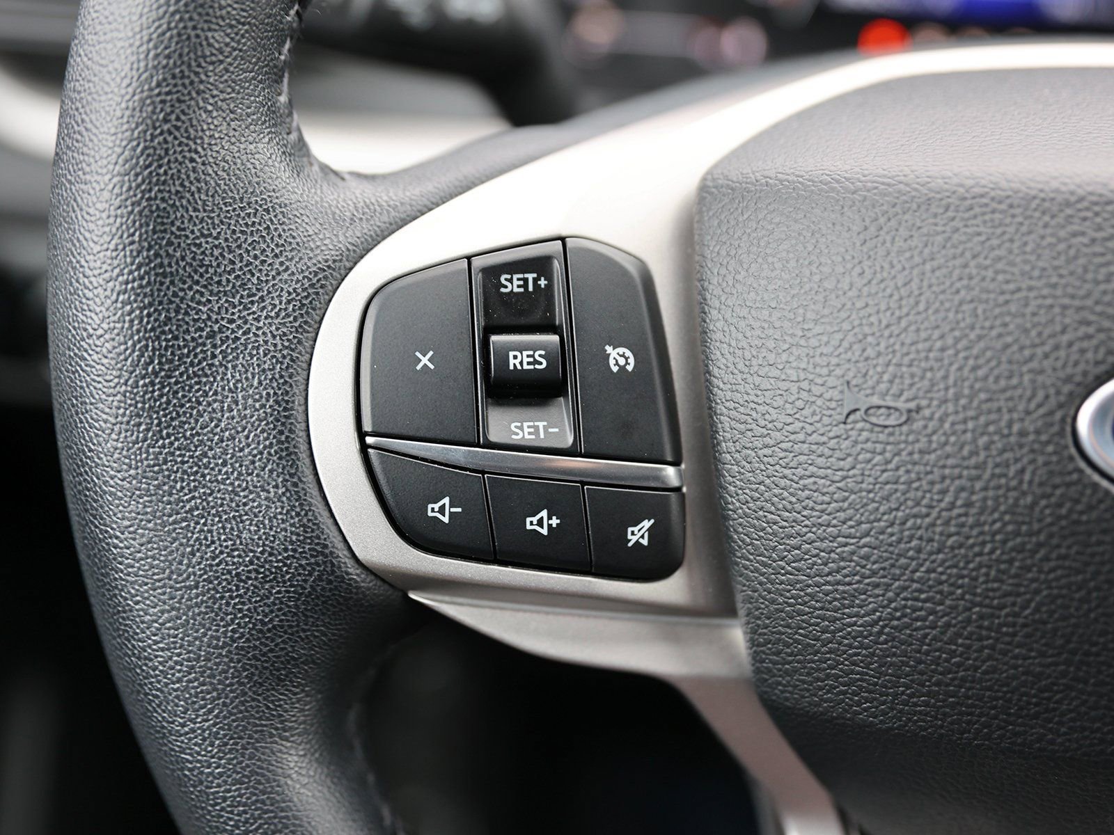Certified 2023 Ford Explorer XLT image 40