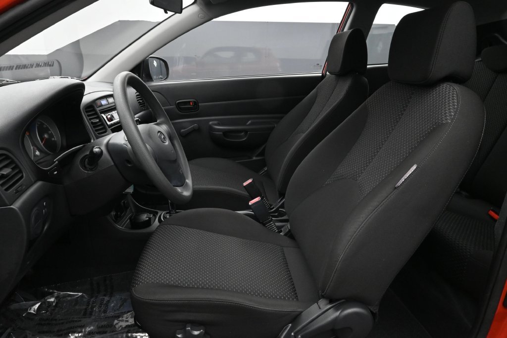 Used 2010 Hyundai Accent GS FWD image 11
