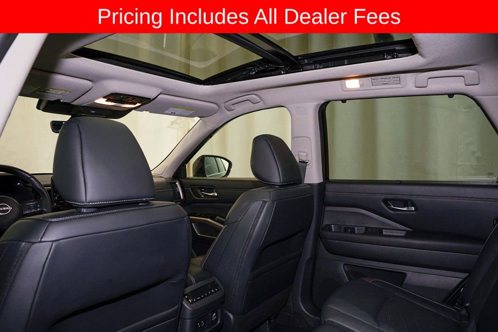 Certified 2024 Nissan Pathfinder Platinum w/ Cargo Package AWD/4WD image 11