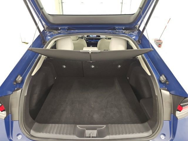 Used 2025 Toyota Prius XLE image 31