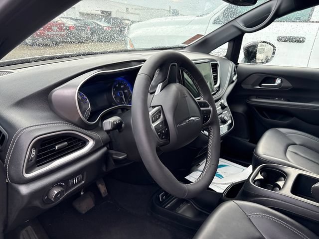 Used 2026 Chrysler Pacifica Select AWD/4WD image 8