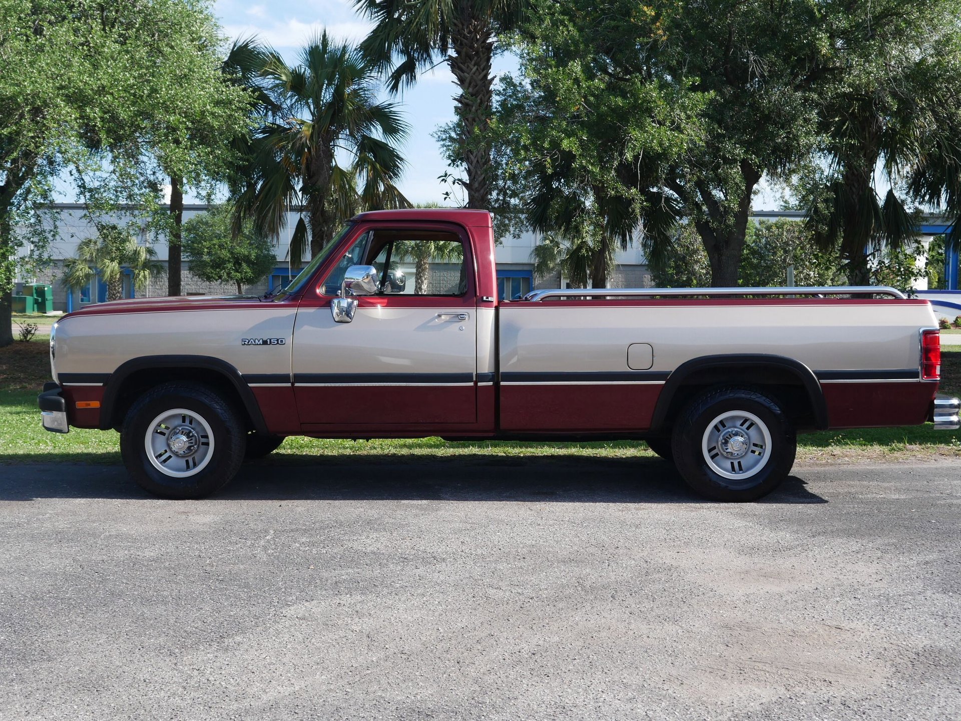 Used 1992 Dodge D/W Truck 150 RWD image 13