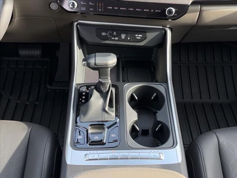 New 2026 Kia Carnival EX image 16