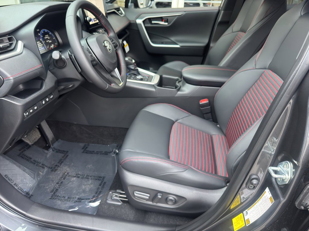 Used 2025 Toyota RAV4 XSE image 5