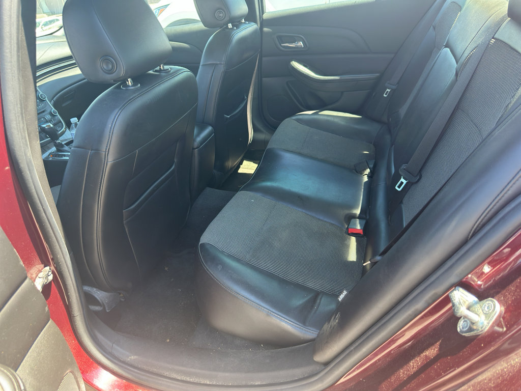 Used 2015 Chevrolet Malibu LT w/ Power Convenience Package FWD image 4