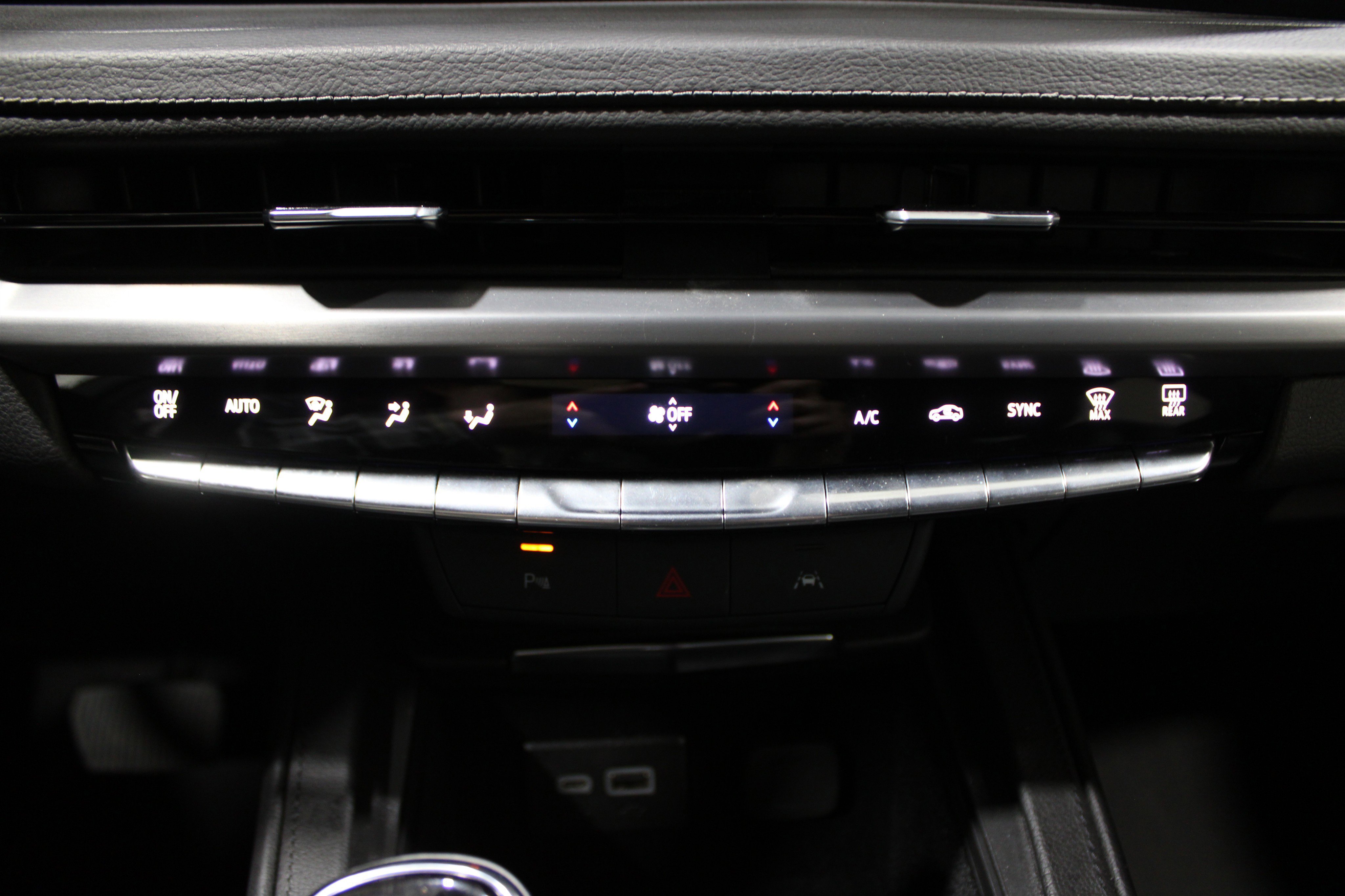 Used 2025 Cadillac XT4 Premium Luxury image 20