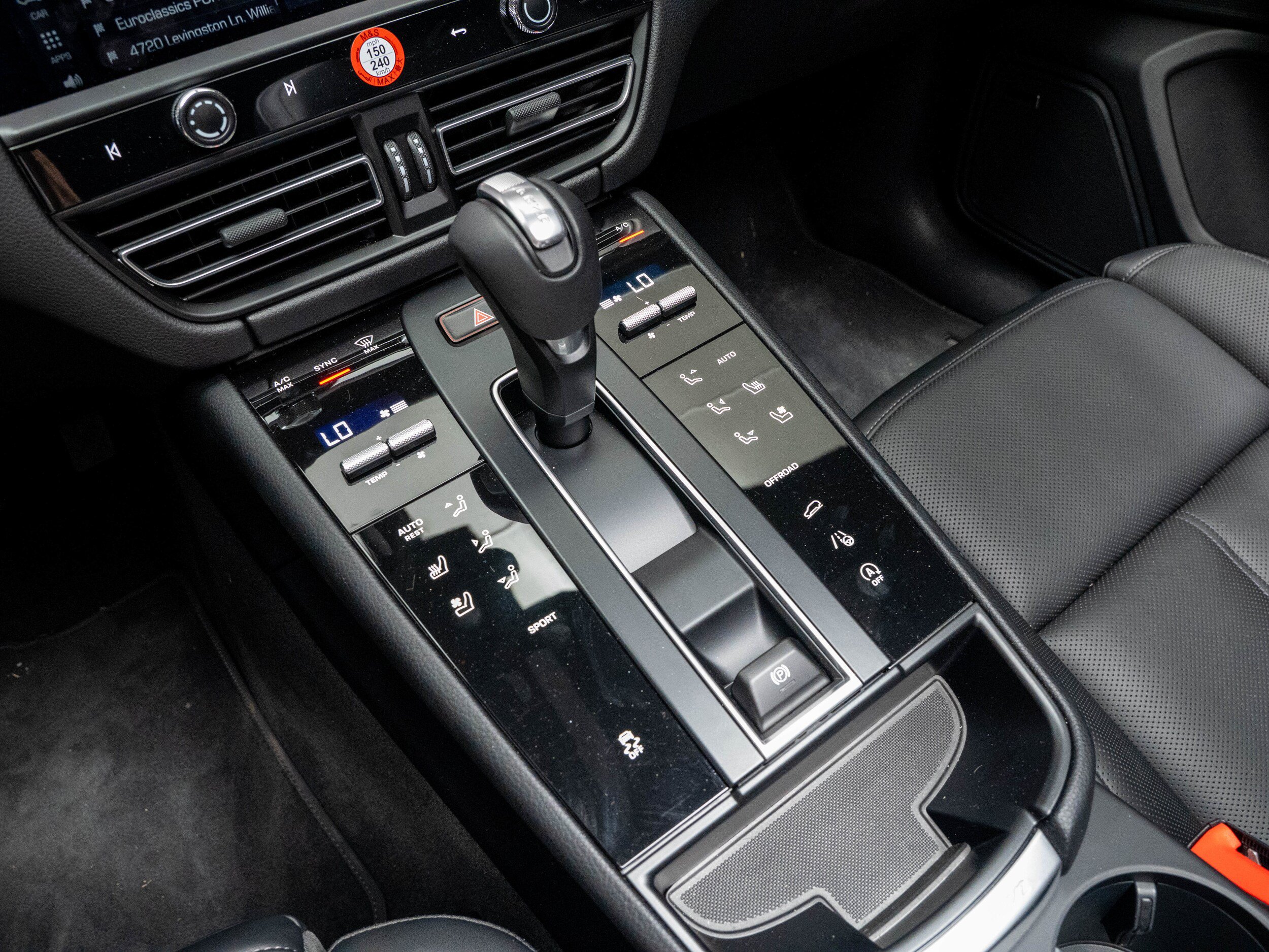 Certified 2026 Porsche Macan AWD/4WD image 23