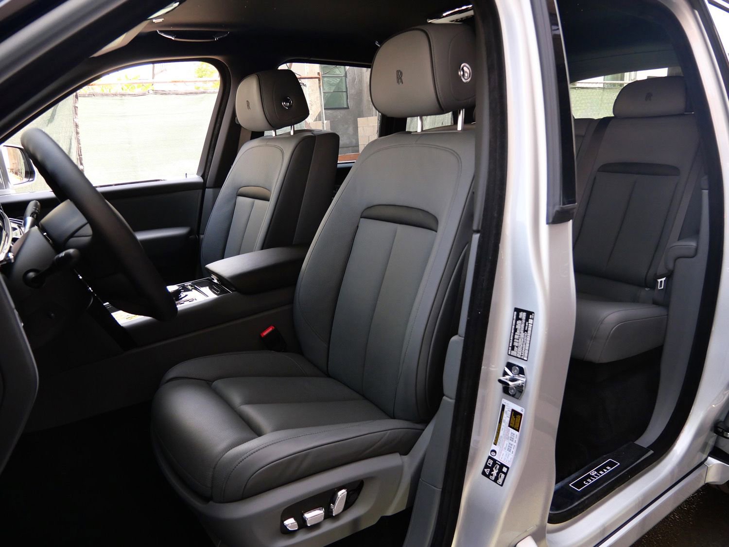 Used 2026 Rolls-Royce Cullinan Black Badge AWD/4WD image 26