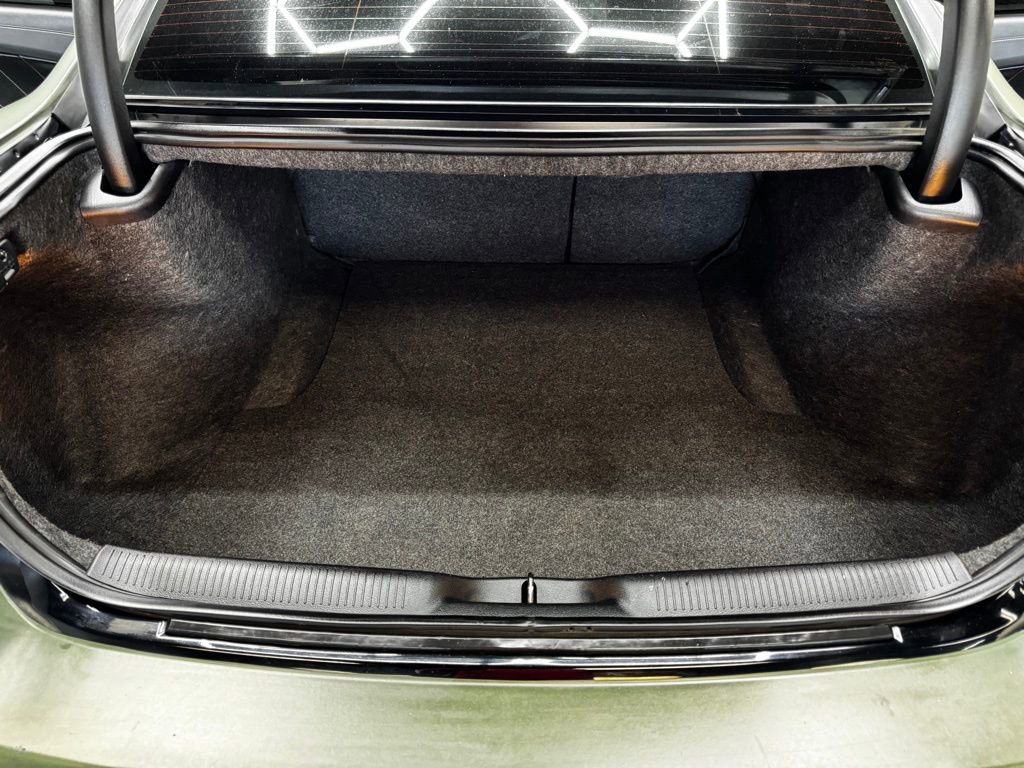Used 2020 Dodge Charger R/T w/ Plus Group RWD image 47