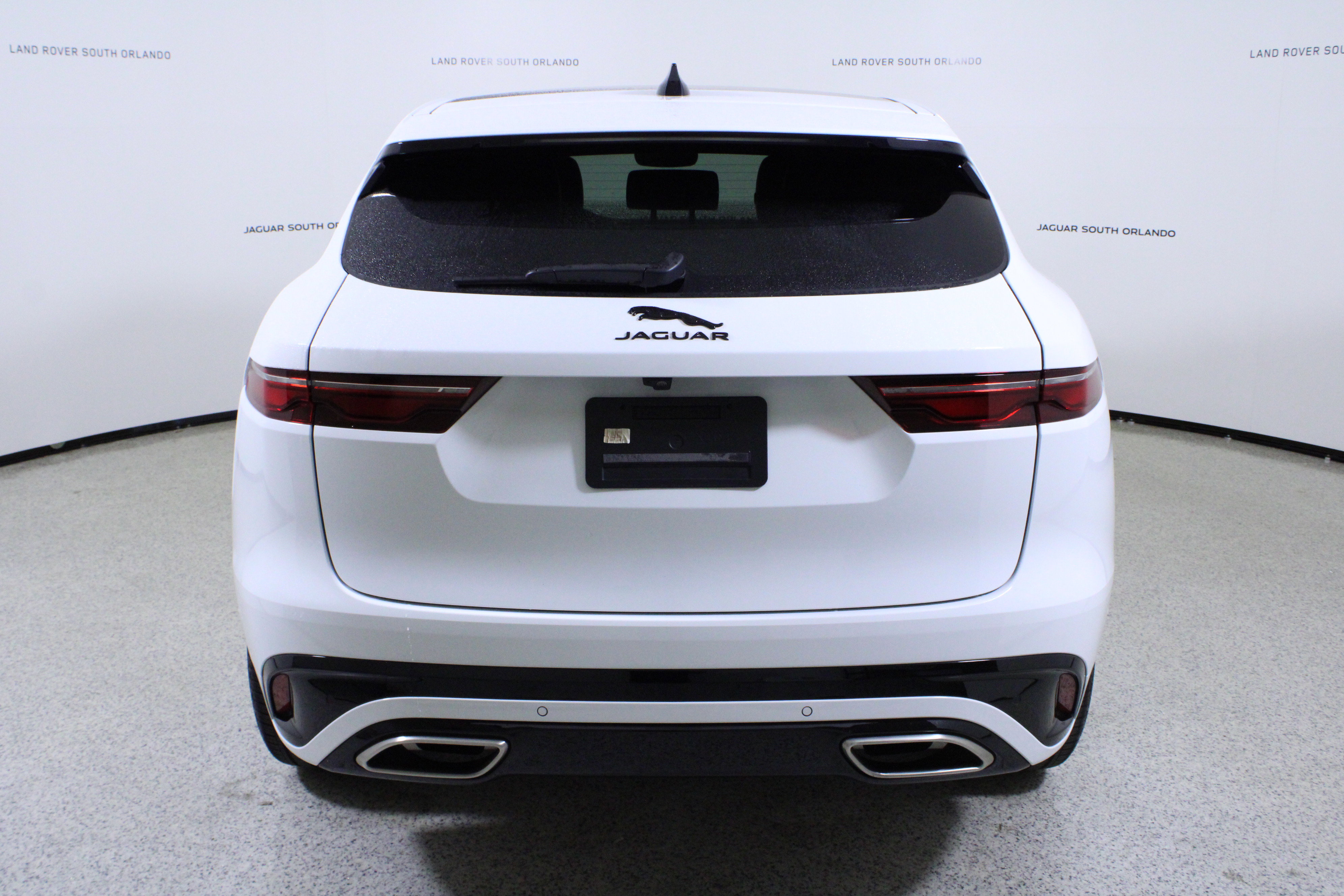 Used 2025 Jaguar F-PACE R-Dynamic S image 6