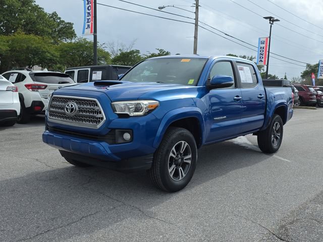 Used 2017 Toyota Tacoma TRD Sport w/ Tow Package RWD image 8