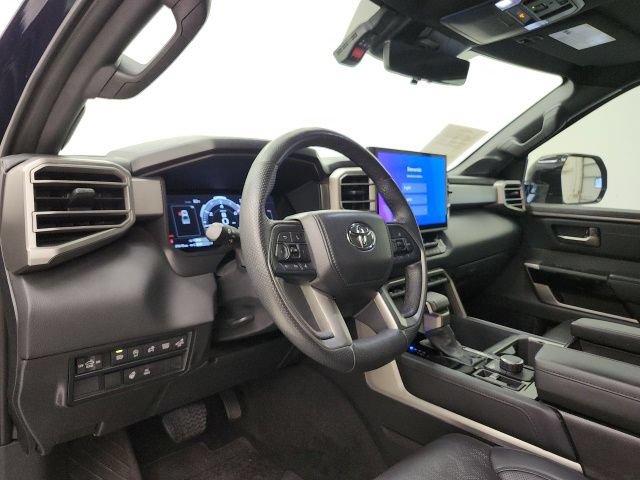 Used 2025 Toyota Tundra Limited AWD/4WD image 13