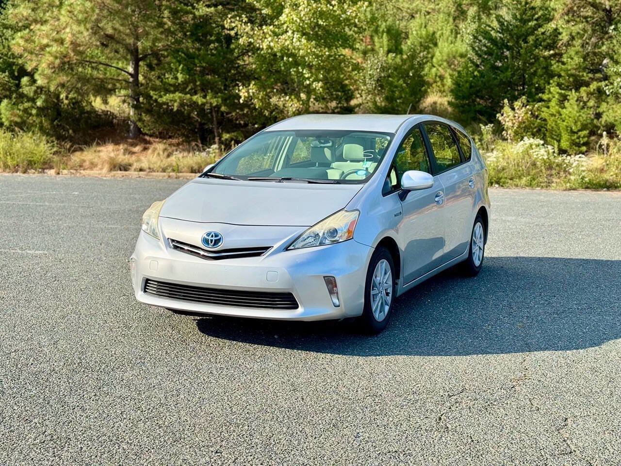 Used 2014 Toyota Prius V Two image 3
