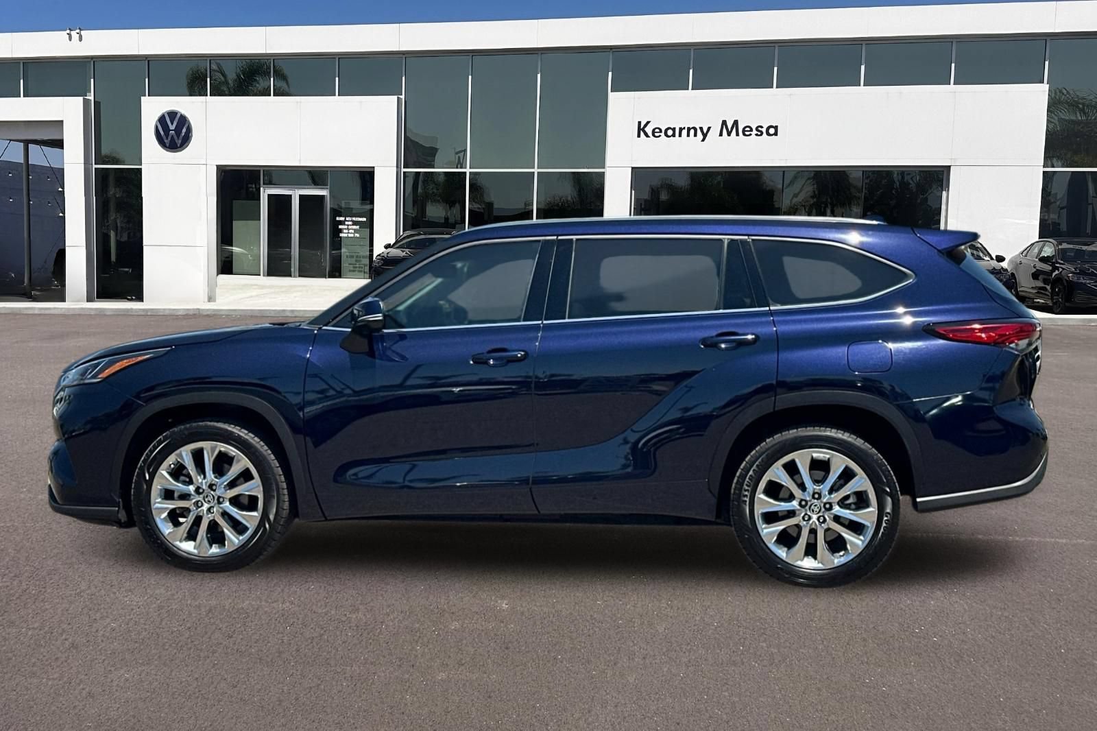 Used 2020 Toyota Highlander Limited FWD image 7