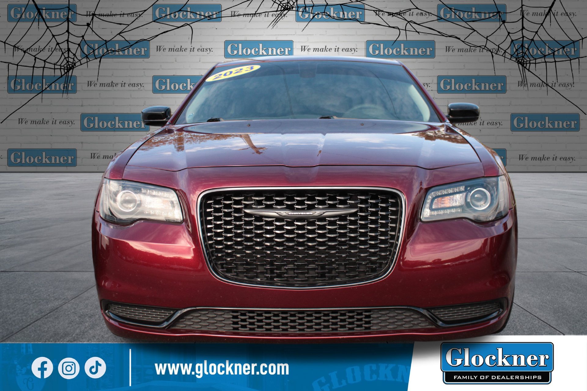 Used 2023 Chrysler 300 Touring w/ Sport Appearance Package RWD image 2