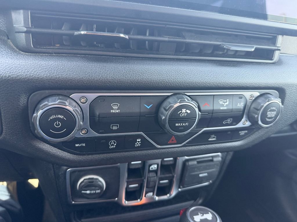 Used 2024 Jeep Wrangler Sport S image 20