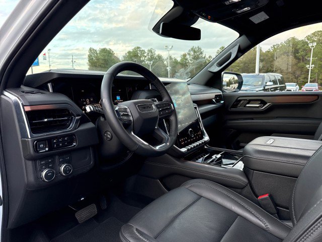 Used 2025 GMC Yukon XL Denali image 22