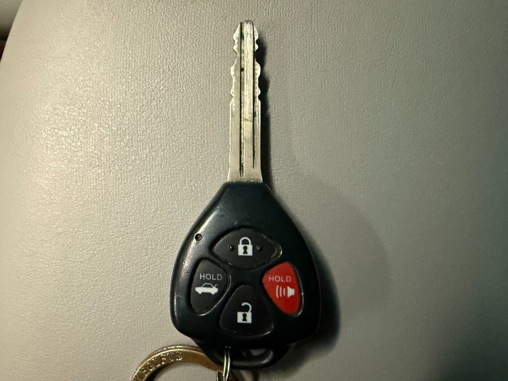 Used 2012 Toyota Avalon Limited image 14