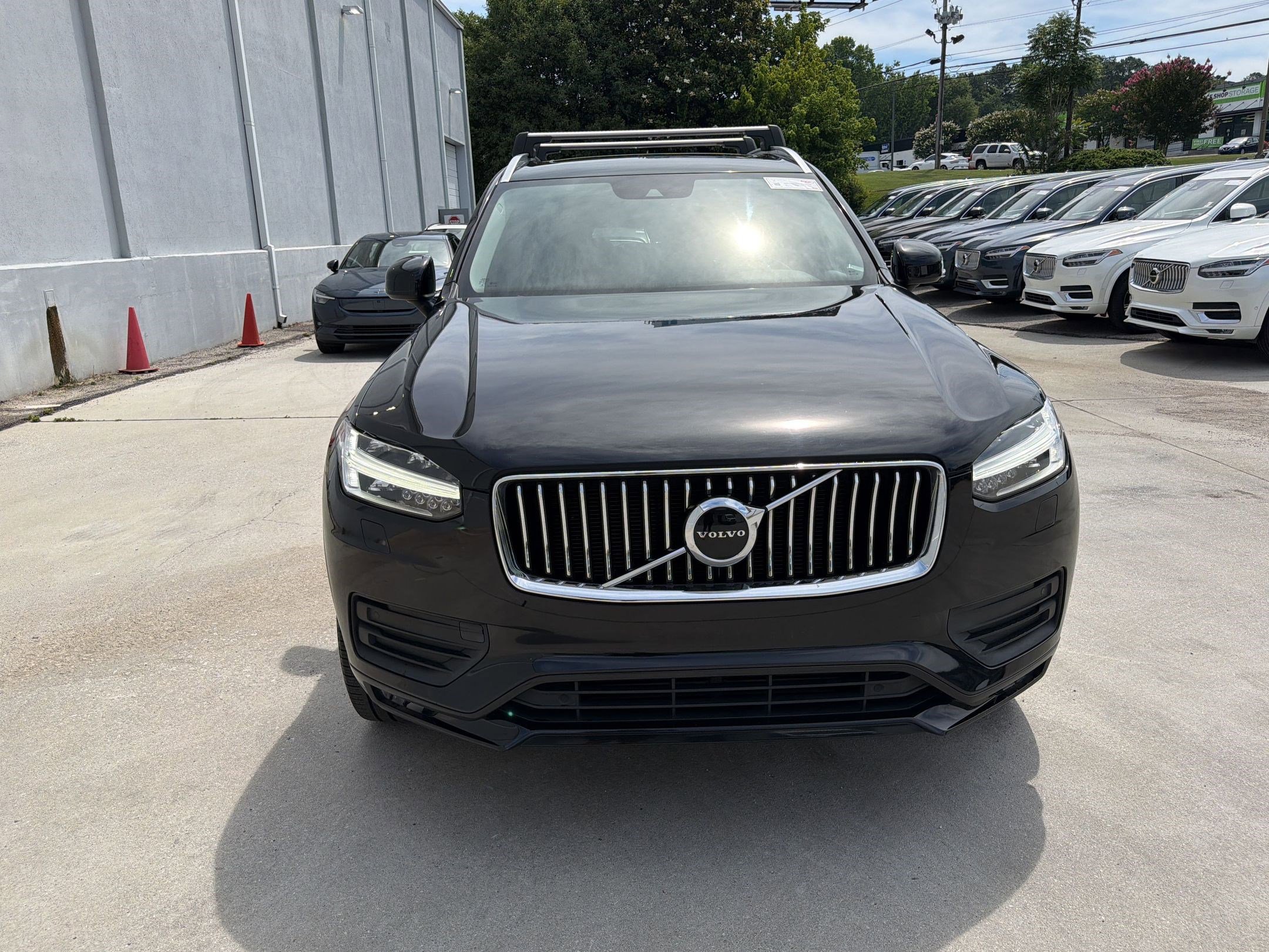 Used 2022 Volvo XC90 T5 Momentum w/ Climate Package FWD image 6